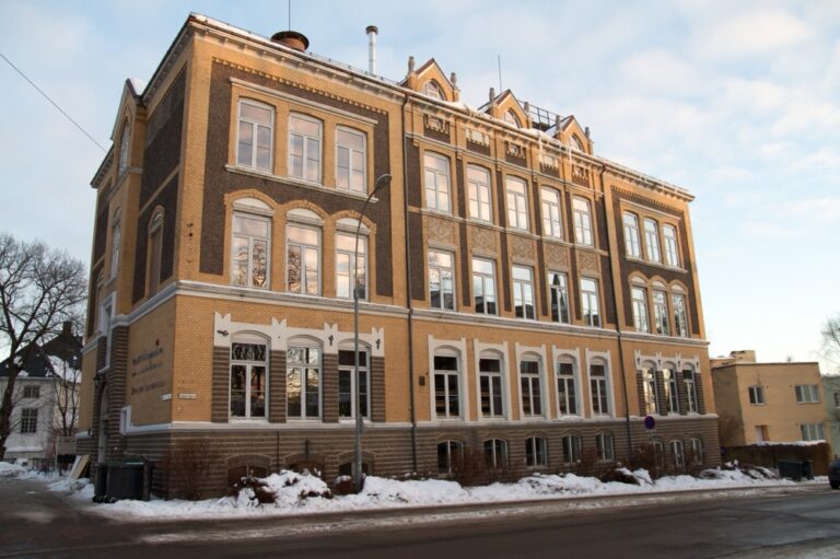 Er Steinerhøyskolen vitenskapelig? Debatten fortsetter.